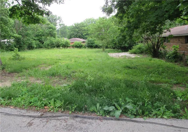 2nd image of 214 Vine St, Fairborn, OH 45324 | MLS# 961805