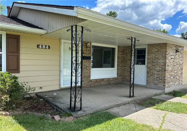 Homes for sale in New Carlisle, OH | 484 Winchester St, New Carlisle, OH 45344 | MLS# 962073