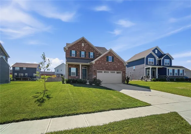 Homes for sale in Tipp City, OH | 414 Sydney Dr, Tipp City, OH 45371 | MLS# 962124