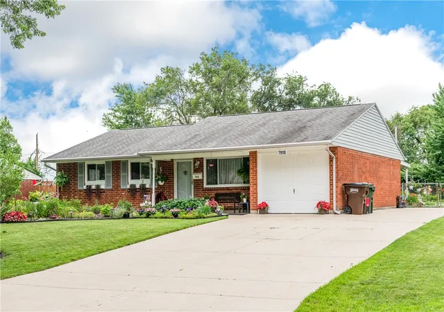 Homes for sale in Miamisburg, OH | 7918 Washington Park Dr, Miamisburg, OH 45459 | MLS# 962088