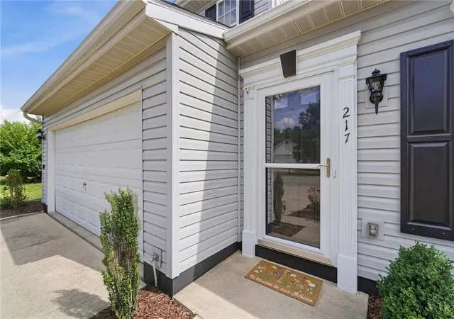 Homes for sale in Springboro, OH | 217 Mcdaniels Ln, Springboro, OH 45066 | MLS# 961333