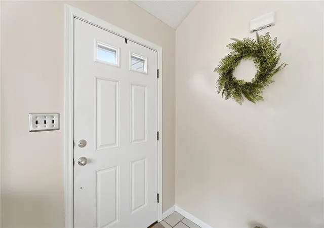 Homes for sale in Springboro, OH | 217 Mcdaniels Ln, Springboro, OH 45066 | MLS# 961333