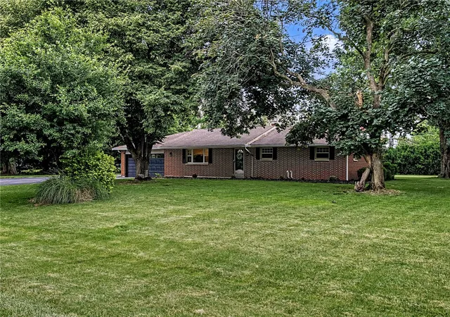 Homes for sale in Tipp City, OH | 5185 David Dr, Tipp City, OH 45371 | MLS# 961680