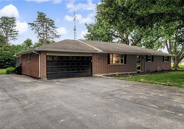 Homes for sale in Tipp City, OH | 5185 David Dr, Tipp City, OH 45371 | MLS# 961680
