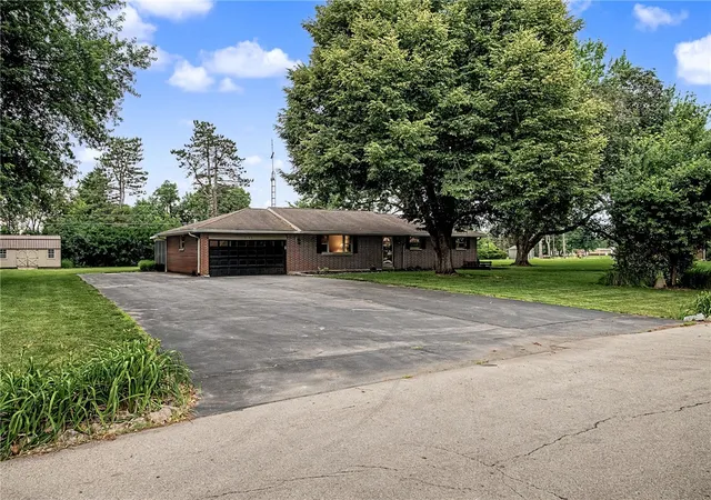 Homes for sale in Tipp City, OH | 5185 David Dr, Tipp City, OH 45371 | MLS# 961680