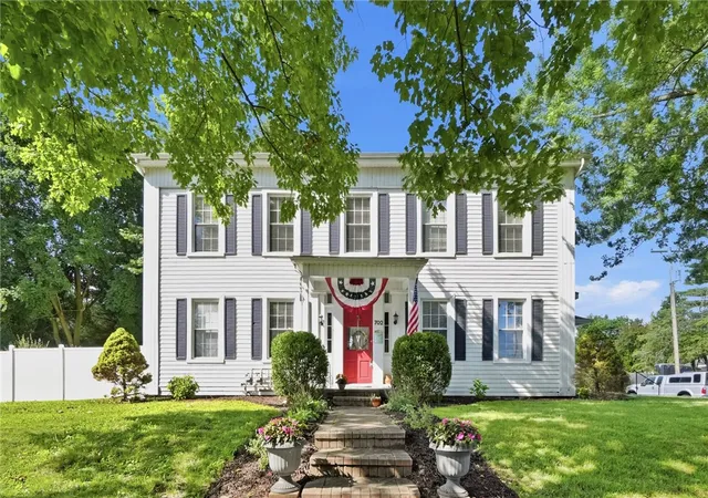 1st image of 702 E Franklin St, Troy, OH 45373 | MLS# 962182