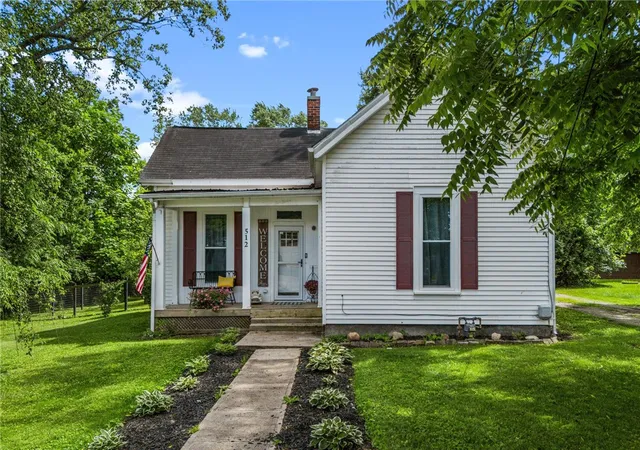 2nd image of 512 W Locust St, Wilmington, OH 45177 | MLS# 961924