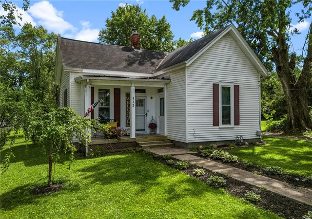 3rd image of 512 W Locust St, Wilmington, OH 45177 | MLS# 961924