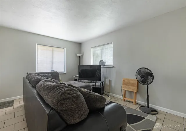 Listing Photo 5 - Condo for sale in building located at 109 Oxford Ave, Dayton, OH 45402