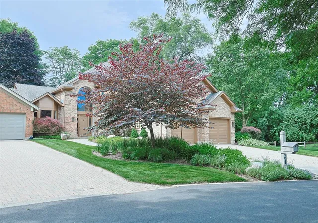 2nd image of 614 Summer Breeze Ct, Washington Twp, OH 45429 | MLS# 962240