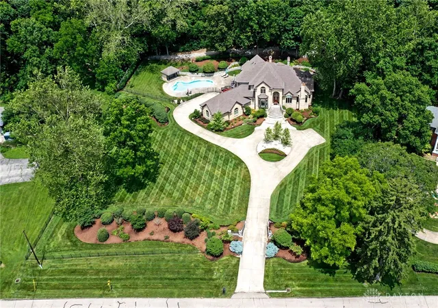 2nd image of 1973 W Alex Bell Rd, Dayton, OH 45459 | MLS# 962324