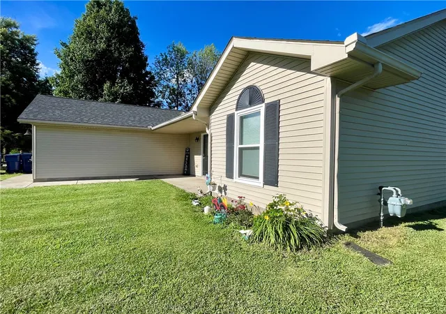 Homes for sale in Eaton, OH | 584 Skodborg Dr, Eaton, OH 45320 | MLS# 962342