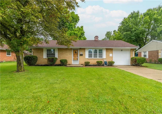 Homes for sale in Vandalia, OH | 703 Greenhurst Dr, Vandalia, OH 45377 | MLS# 962083