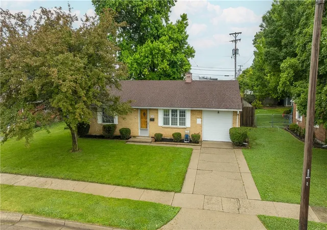 Homes for sale in Vandalia, OH | 703 Greenhurst Dr, Vandalia, OH 45377 | MLS# 962083