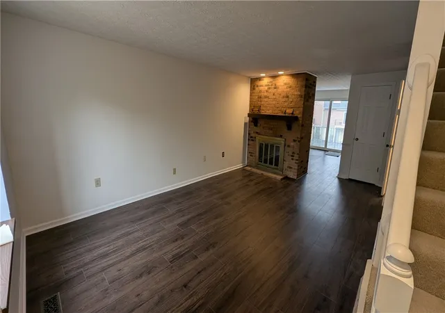 2nd image of 2633 S Kings Arms Cir, Dayton, OH 45440 | MLS# 962375