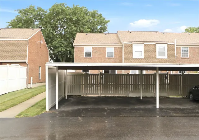 Homes for sale in Beavercreek, OH | 1437 Ticonderoga Ct, Beavercreek, OH 45434 | MLS# 962378