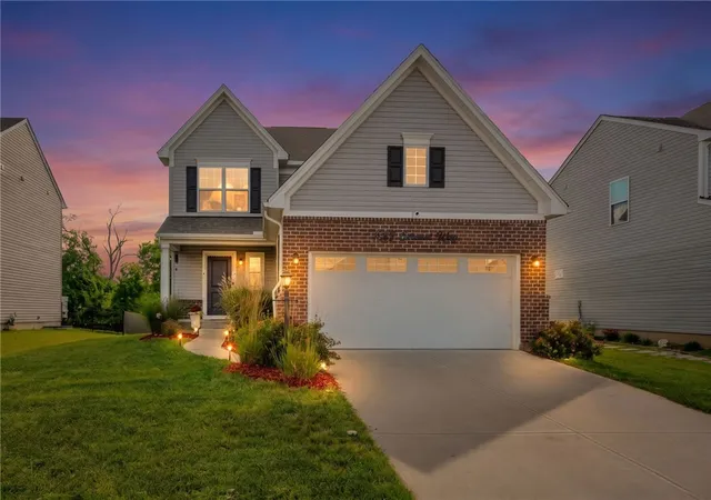 1st image of 1015 Colonial Wy, Dayton, OH 45424 | MLS# 962338