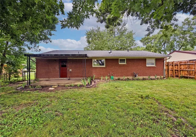 Homes for sale in New Lebanon, OH | 136 Bronwood St, New Lebanon, OH 45345 | MLS# 962468