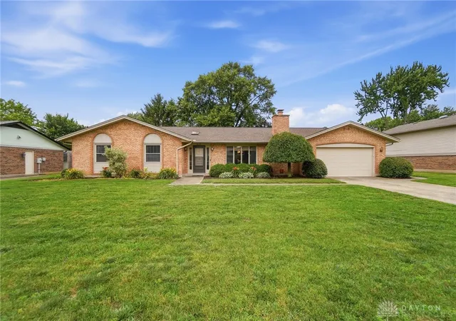 Homes for sale in Englewood, OH | 313 Chris Dr, Englewood, OH 45322 | MLS# 962387