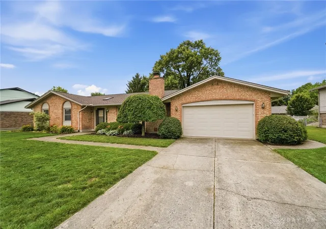 Homes for sale in Englewood, OH | 313 Chris Dr, Englewood, OH 45322 | MLS# 962387