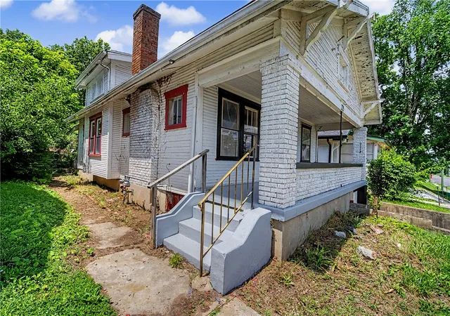 2nd image of 225 Elmhurst Rd, Dayton, OH 45417 | MLS# 962478