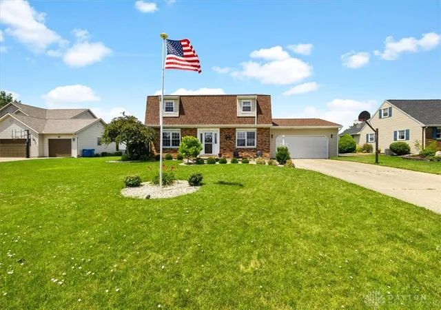 Homes for sale in Botkins, OH | 112 Debra Dr, Botkins, OH 45306 | MLS# 962551