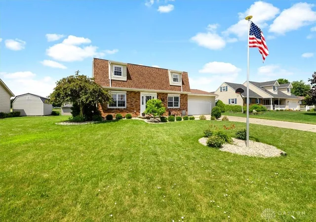 Homes for sale in Botkins, OH | 112 Debra Dr, Botkins, OH 45306 | MLS# 962551