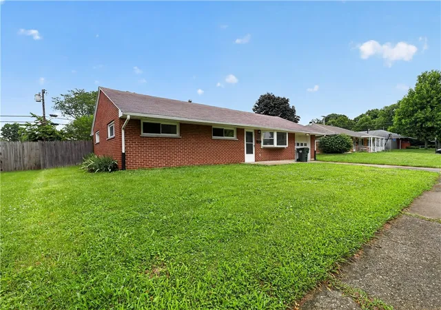 4th image of 1855 Mattis Dr, Dayton, OH 45439 | MLS# 961612