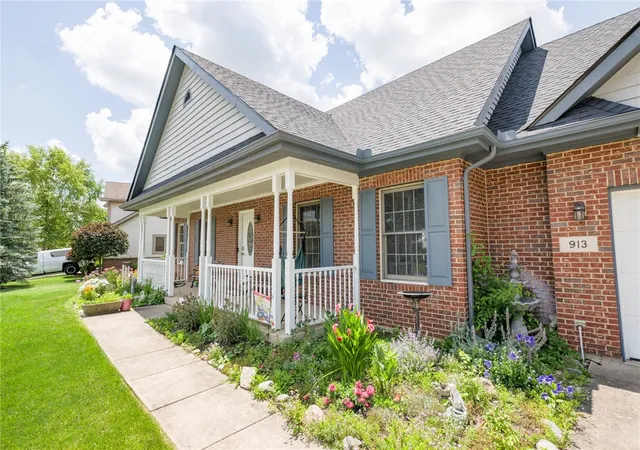 Photo 3 of Sale Pending at 913 Golden Beech Dr, Brookville, OH 45309 | MLS# 962522 | Listing updated on 2026-07-09