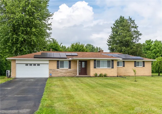 Photo 5 of Single family home for sale at 2676 Waynesville Jamestown Rd, Xenia, OH 45385 | MLS# 962456 | Listing updated on 2026-08-28