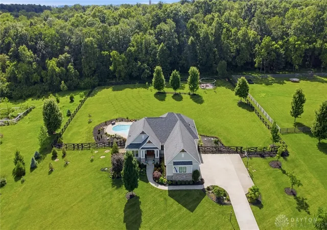 2nd image of 2300 Triple Creek Ct, Lebanon, OH 45036 | MLS# 962408