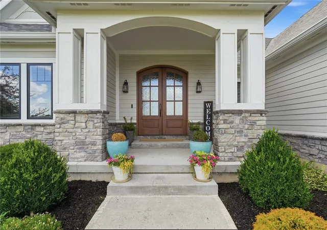 Photo 3 of Sale Pending at 2300 Triple Crk Ct, Lebanon, OH 45036 | MLS# 962408 | Listing updated on 2026-07-23