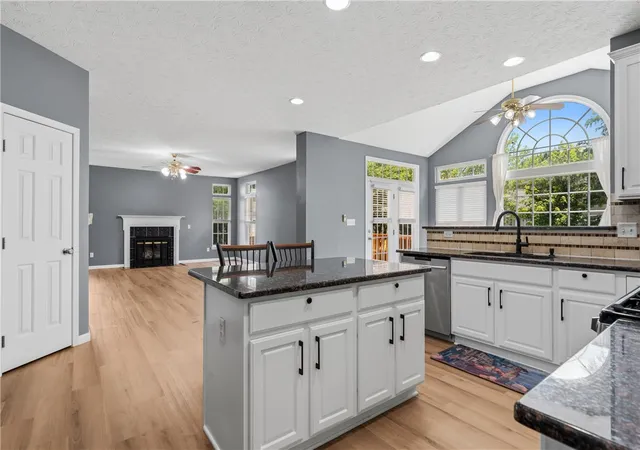 2nd image of 9120 Surrey Gate Pl, Washington Twp, OH 45458 | MLS# 962649