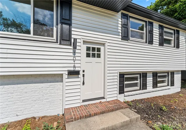 2nd image of 1015 Van Arden Dr, Vandalia, OH 45377 | MLS# 962510