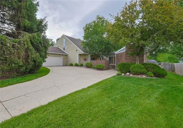Homes for sale in Washington Twp, OH | 9040 S Normandy Ln, Washington Twp, OH 45458 | MLS# 962696