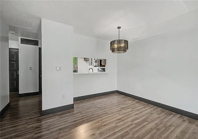 Listing Photo 4 - Condo for sale in building located at 5562 Cobblegate Dr, Dayton, OH 45449
