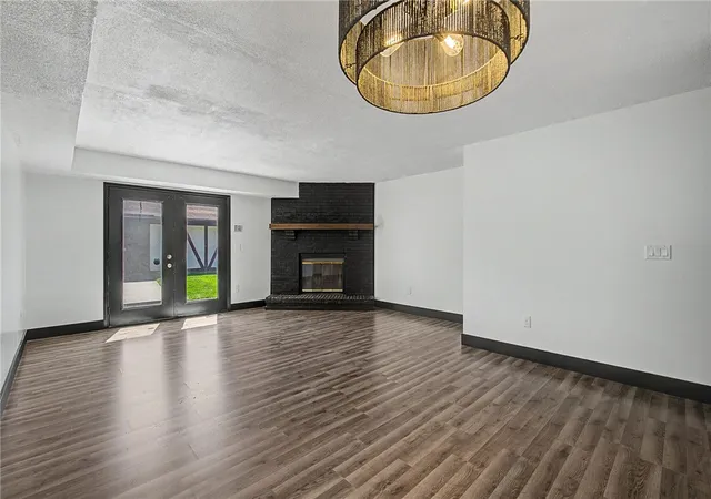 Listing Photo 5 - Condo for sale in building located at 5562 Cobblegate Dr, Dayton, OH 45449