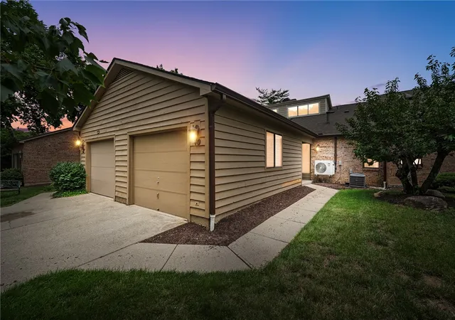 Photo 2 of Condo for sale at 40 Rolling Hills Dr, Cincinnati, OH 45215 | MLS# 962317 | Listing updated on 2026-08-27