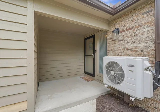 Photo 4 of Condo for sale at 40 Rolling Hills Dr, Cincinnati, OH 45215 | MLS# 962317 | Listing updated on 2026-08-27