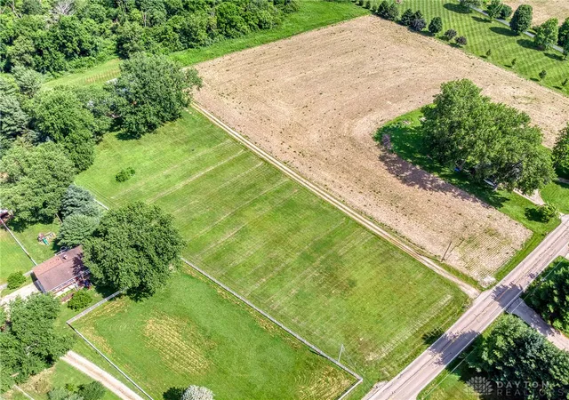 Photo 5 of Sale Pending at 2145 Hilltop Rd, Xenia, OH 45385 | MLS# 962171 | Listing updated on 2026-08-01