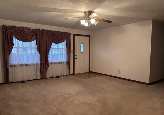 Homes for sale in Englewood, OH | 725 Hile Ln, Englewood, OH 45322 | MLS# 962671