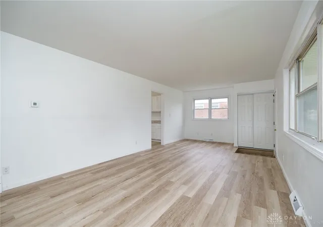Photo 3 of Single family home for sale at 42 Stubbs Dr, Dayton, OH 45426 | MLS# 962453 | Listing updated on 2026-06-26