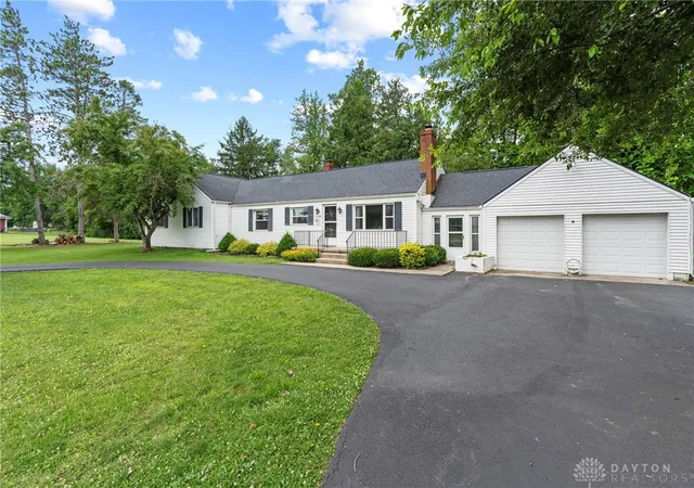 Homes for sale in Brookville, OH | 7543 Wellbaum Rd, Brookville, OH 45309 | MLS# 962760