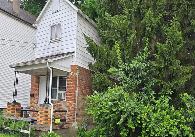 Photo 1 of Single family home for sale at 237 N Irwin St, Dayton, OH 45403 | MLS# 962652 | Listing updated on 2026-06-26