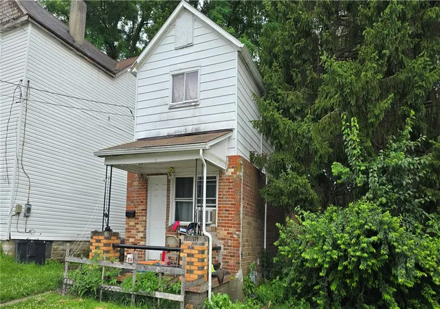 Photo 2 of Single family home for sale at 237 N Irwin St, Dayton, OH 45403 | MLS# 962652 | Listing updated on 2026-06-26