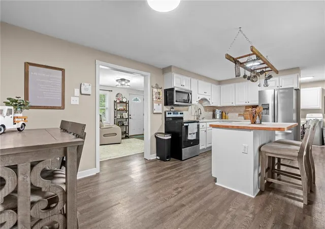 Homes for sale in Hillsboro, OH | 4845 State Route 124, Hillsboro, OH 45133 | MLS# 962814