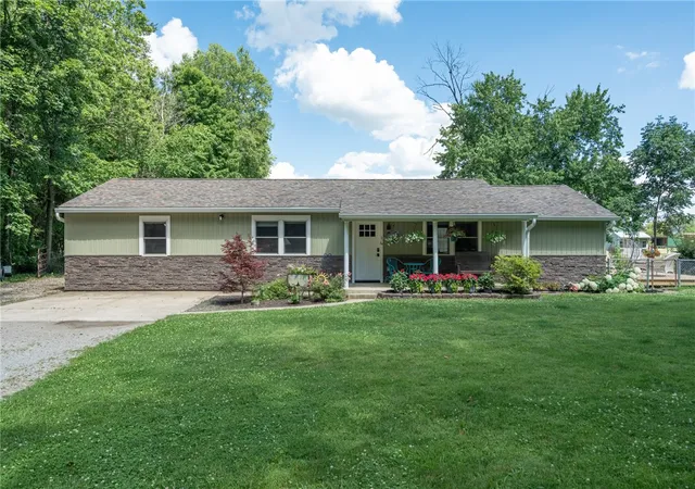 Homes for sale in Xenia, OH | 242 N Bickett Rd, Xenia, OH 45385 | MLS# 960897