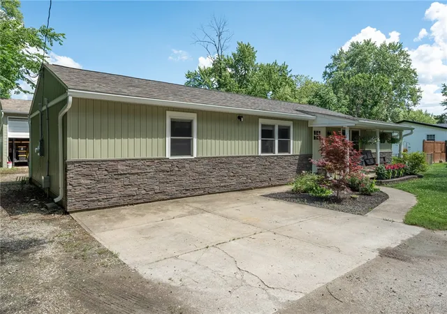 Homes for sale in Xenia, OH | 242 N Bickett Rd, Xenia, OH 45385 | MLS# 960897
