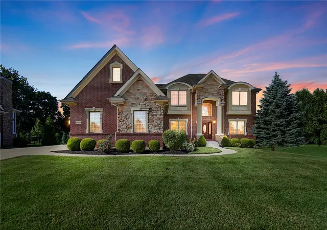 1st image of 10540 Wallingsford Cir, Washington Twp, OH 45458 | MLS# 962692