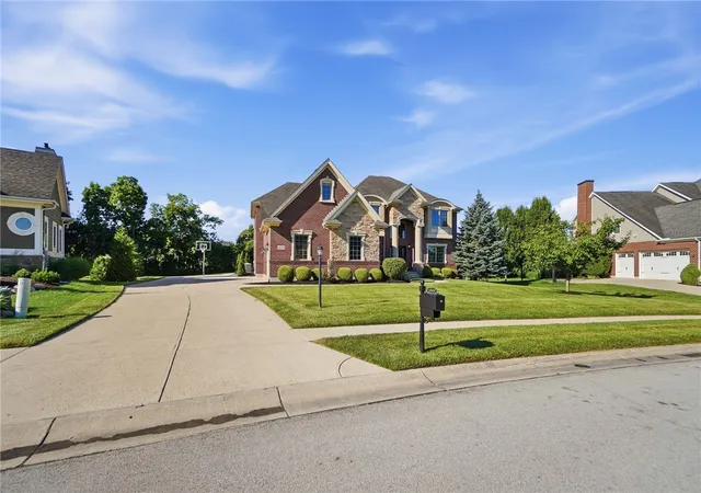 4th image of 10540 Wallingsford Cir, Washington Twp, OH 45458 | MLS# 962692